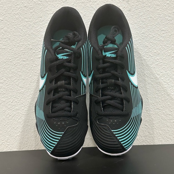 NWOT Nike Softball cleats 4.5Y Turquoise & Black - Picture 4 of 7